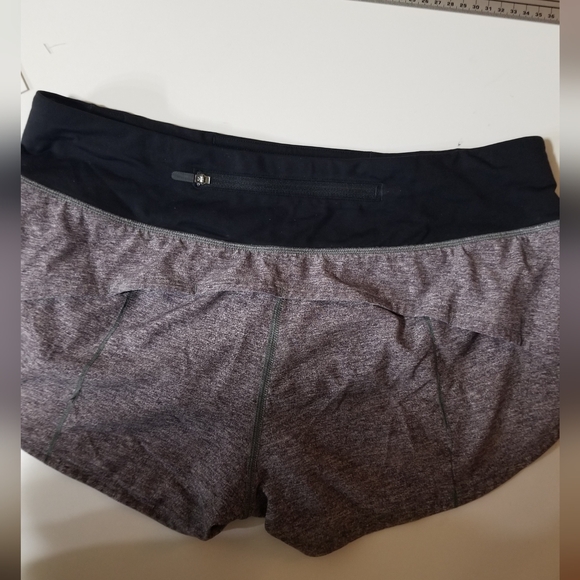 Lululemon Speed Up Short 2.5" Size 6 Athletic Running Shorts - Picture 5 of 9